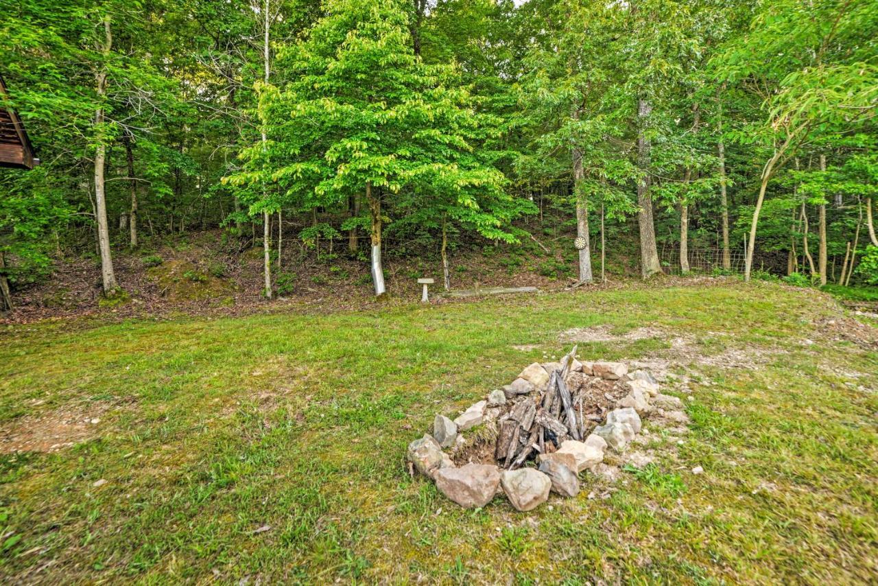 Quiet, Woodsy Retreat Deck And Kentucky Lake Access New Concord المظهر الخارجي الصورة