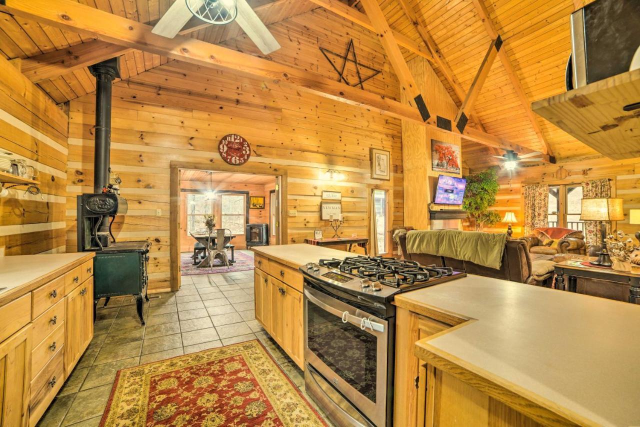 Quiet, Woodsy Retreat Deck And Kentucky Lake Access New Concord المظهر الخارجي الصورة